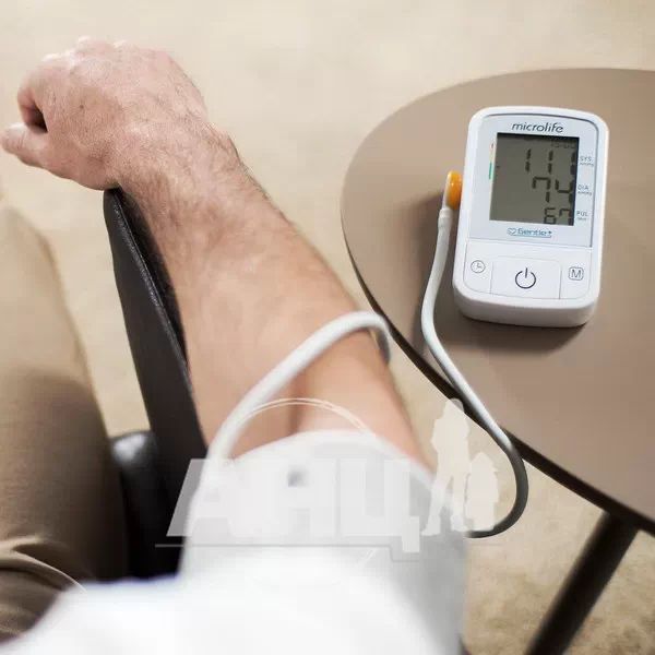 Автоматический тонометр на плечо Microlife BP A2 Basic
