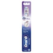 Зубна щітка Oral-B 3D White 40 середньої жорсткості №1