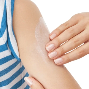 VICHY Солнцезащитный детский аэрозоль с технологией «АНТИ-ПЕСОК» SPF50+