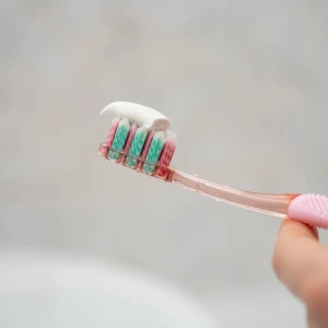 Зубная щетка Феско Fesco Ultra Multibrush Soft мягкая розовая №1